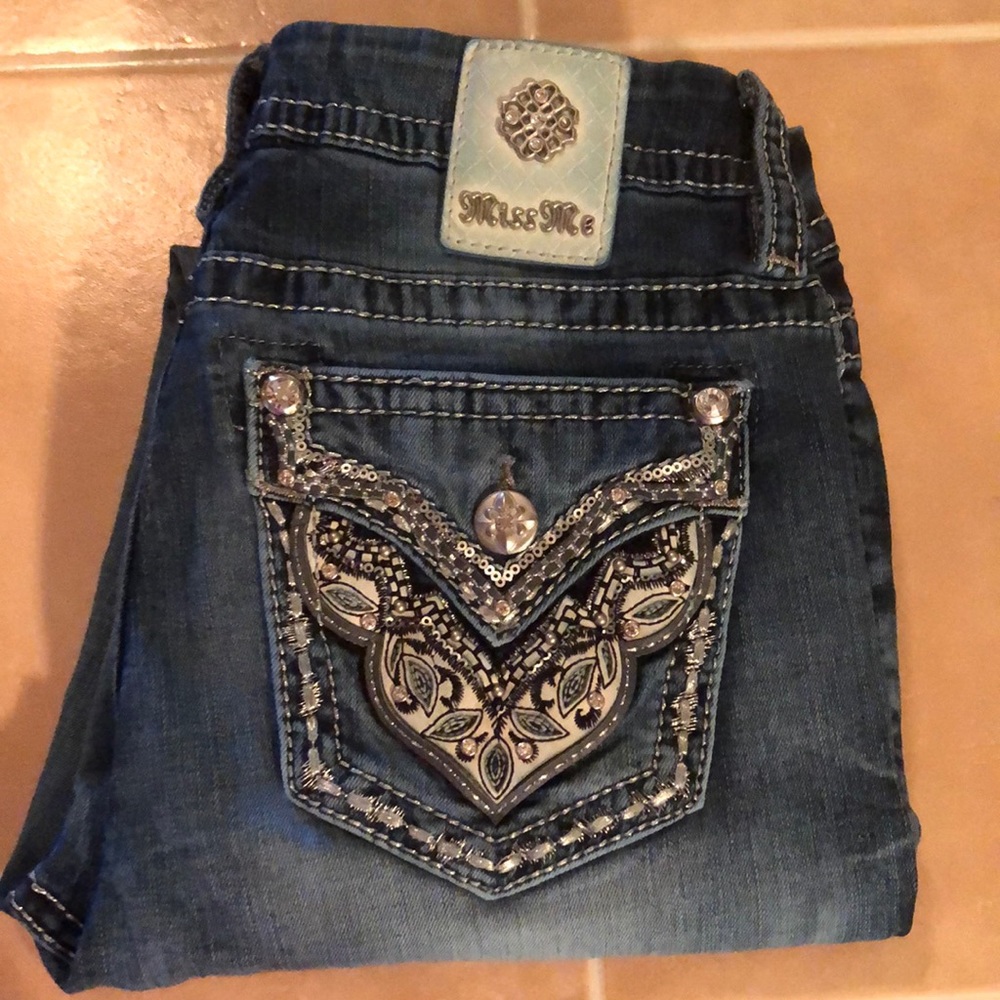 NEW!💙Miss Me Distressed Jeans